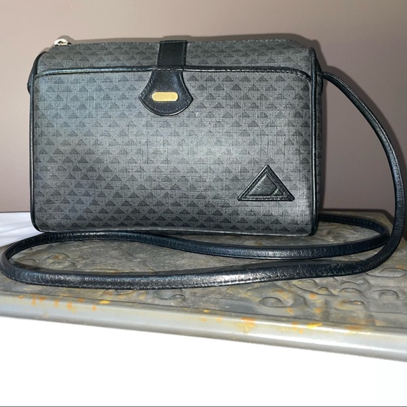Liz Claiborne Handbags - LIZ CLAIBORNE Black Crossbody Bag 1980s
